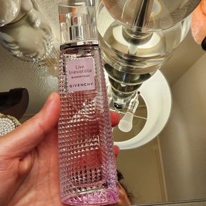 Givenchy Live Irresistible blossom crush eau de toilette